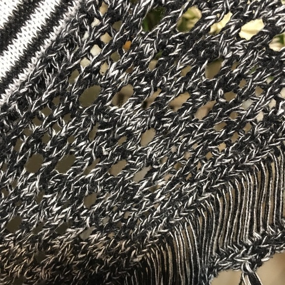 Billabong long sleeve knit shrug - Picture 4 of 8